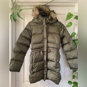 Gap Kids girl’s XL olive green hooded puffer coat with removable fur collar.